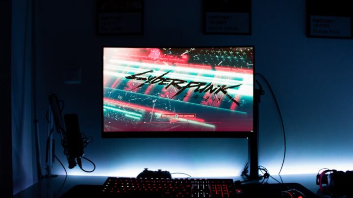 Cyberpunk 2077 Phantom Liberty: Jak najlepiej wykorzystać nowe bronie i cyberwszczepy w DLC?