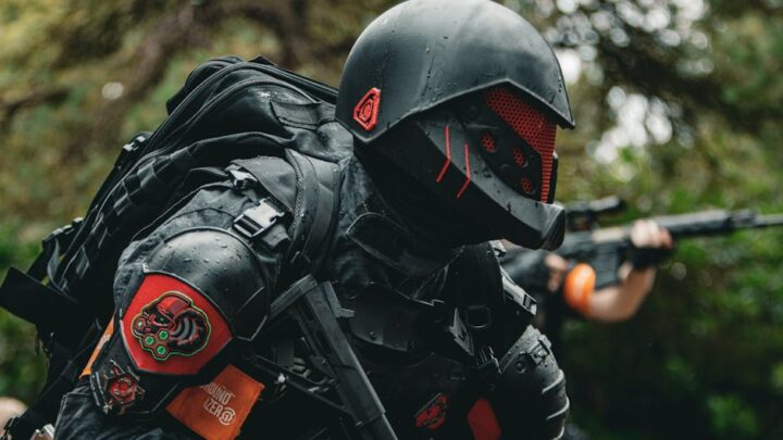 Helldivers 2 – Jak wybrać i ulepszyć pancerz, aby zapewnić maksymalną przeżywalność na najwyższych poziomach trudności?