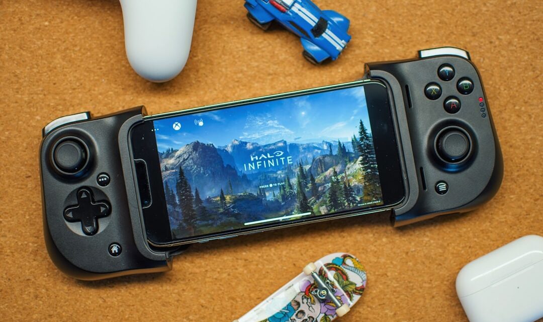 Jak grać w gry AAA na telefonie/konsoli przenośnej za pomocą chmury (GeForce Now, Xbox Cloud Gaming)?