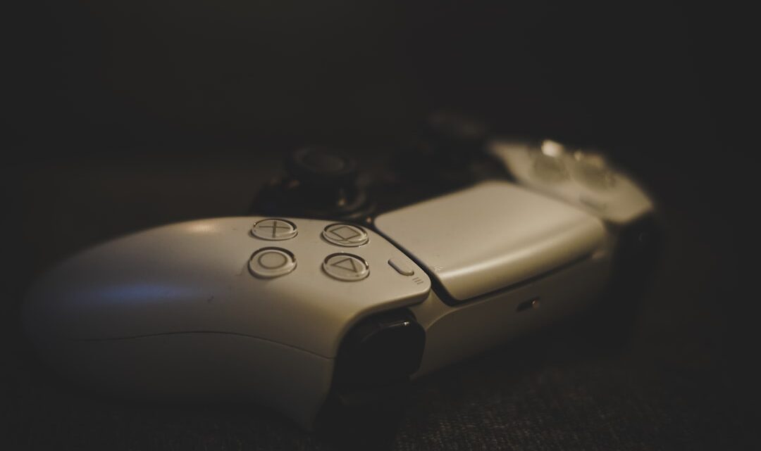 Jak podłączyć pada od PS5 do PC i grać w ulubione tytuły?