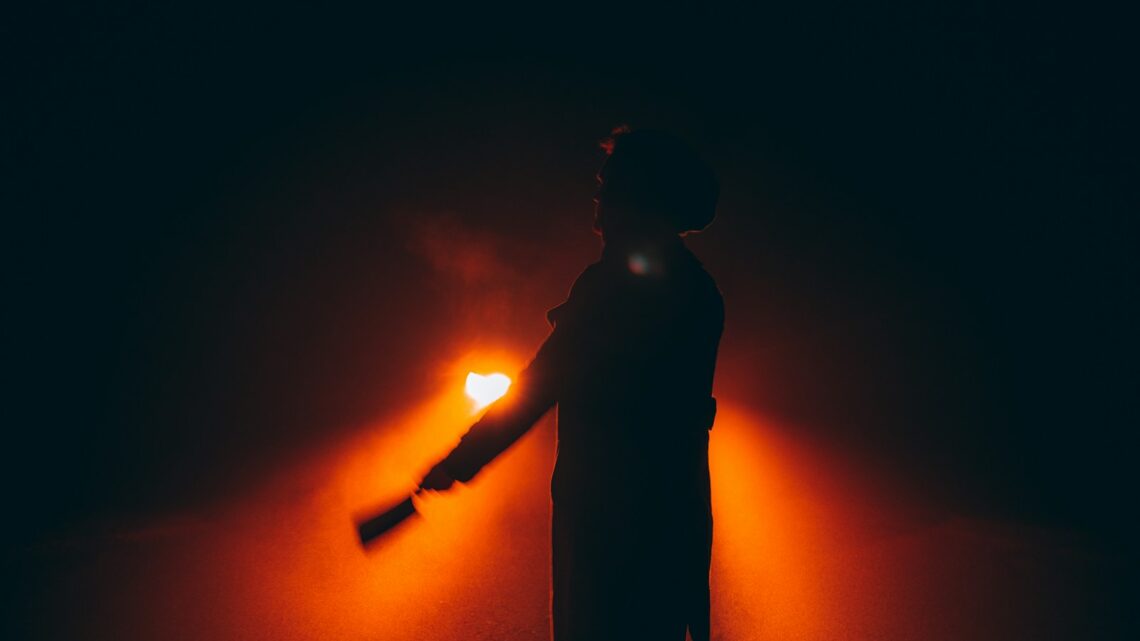 Alan Wake 2: Jakie są najlepsze sposoby na pokonanie Strzelców i innych przeciwników?