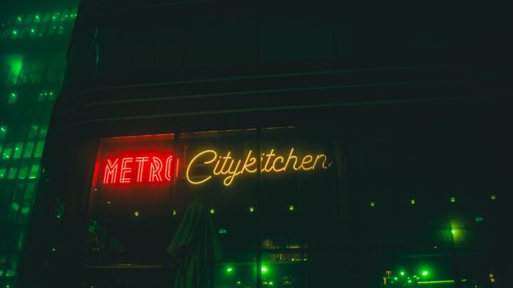 Cyberpunk 2077: Megakorporacje Night City – Historia, wpływy i jak kształtują świat gry?