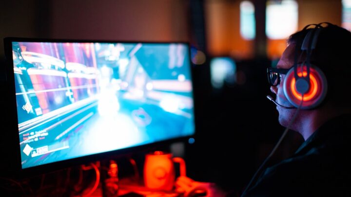 Jak rozpoznać i zgłaszać cheaterów w grach online (CS2, Apex Legends, DOTA 2)? Poradnik fair play i bezpieczeństwa