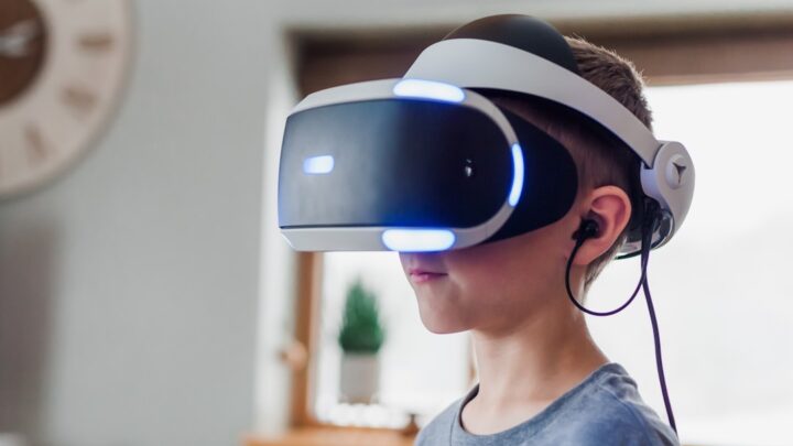Jak uniknąć choroby lokomocyjnej (motion sickness) w grach VR? Praktyczne porady dla początkujących
