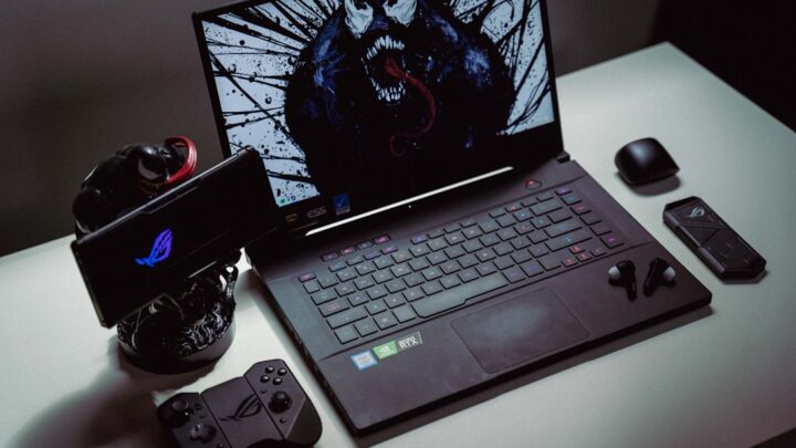 Jaki laptop gamingowy kupić w 2024? Poradnik wyboru i polecane modele dla każdego budżetu.