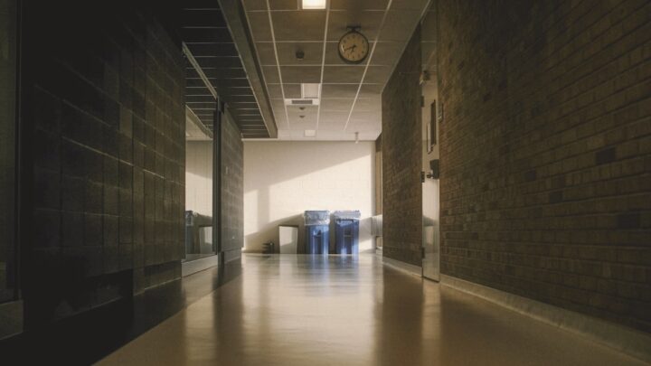 Liminal Space w prawdziwym życiu: Jakie miejsca inspirują twórców gier i filmów i gdzie je znaleźć?
