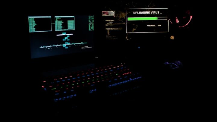 Modyfikacje gier na PC: Jak bezpiecznie zarządzać wieloma modami i unikać konfliktów między nimi?