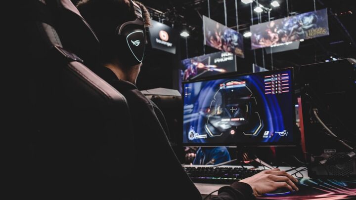 Monitory gamingowe: Jaki wybrać, aby zyskać przewagę w grach e-sportowych? Porównanie technologii i kluczowych parametrów