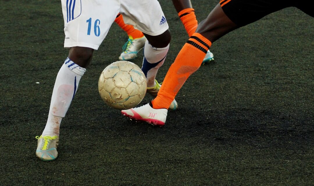 EA Sports FC 25: Jak wykonywać efektowne triki i dryblingi w grze? Poradnik zaawansowanych ruchów technicznych i ich zastosowania EA Sports FC 25: Jak wykonywać efektowne triki i dryblingi w grze? Poradnik zaawansowanych ruchów technicznych i ich zastosowania