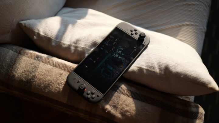 Najczęstsze problemy z ekranami OLED w konsolach przenośnych (np. Nintendo Switch OLED, Steam Deck OLED) i jak ich unikać?
