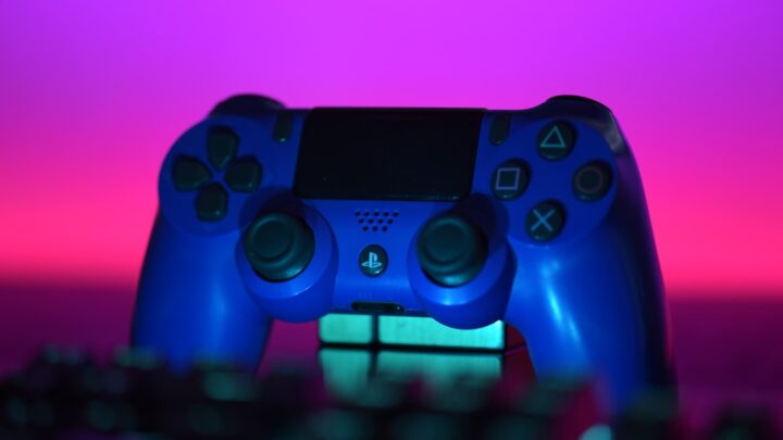 Jak grać w klasyki PlayStation 1 i 2 na PC za pomocą emulatorów – Przewodnik po konfiguracji i optymalizacji PCSX2/DuckStation.