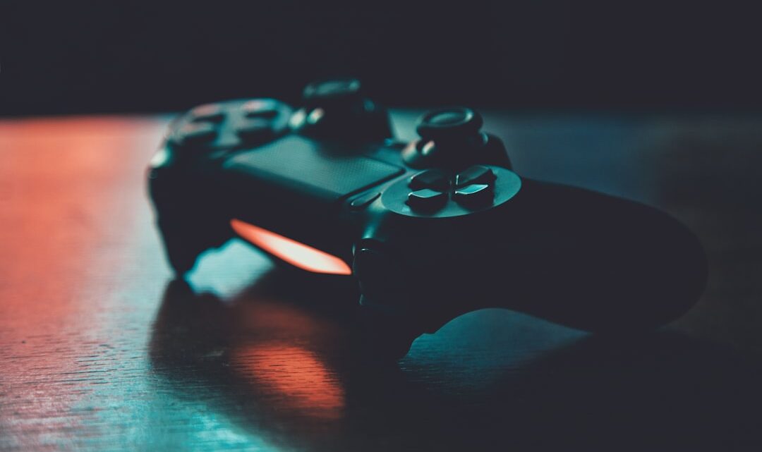 Najlepsze gry z pełnym cross-playem w 2024 roku: W co zagrać ze znajomymi niezależnie od platformy?