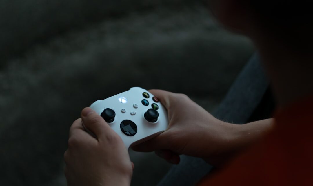 Xbox Series X/S – Jak wykorzystać funkcje optymalizacji gier (FPS Boost, Auto HDR, Quick Resume) dla najlepszych wrażeń z gry?