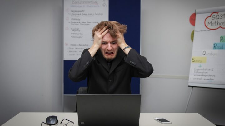 Psychologia e-sportu: Stres, presja, wypalenie – poradnik
