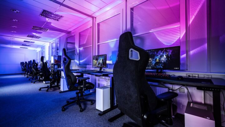 Tani komputer do gier e-sportowych 2024 – poradnik